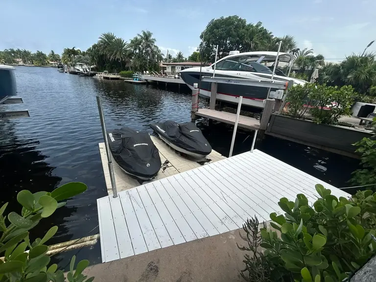 Boat lift motor and gearbox serviced by South Florida Seawall
